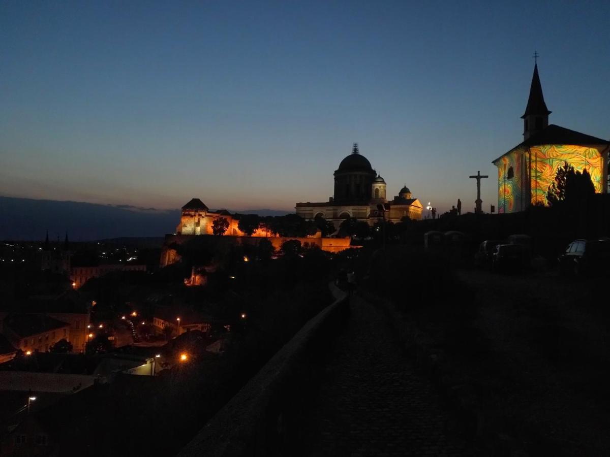 City-Top Vendeghaz Esztergom Exterior photo