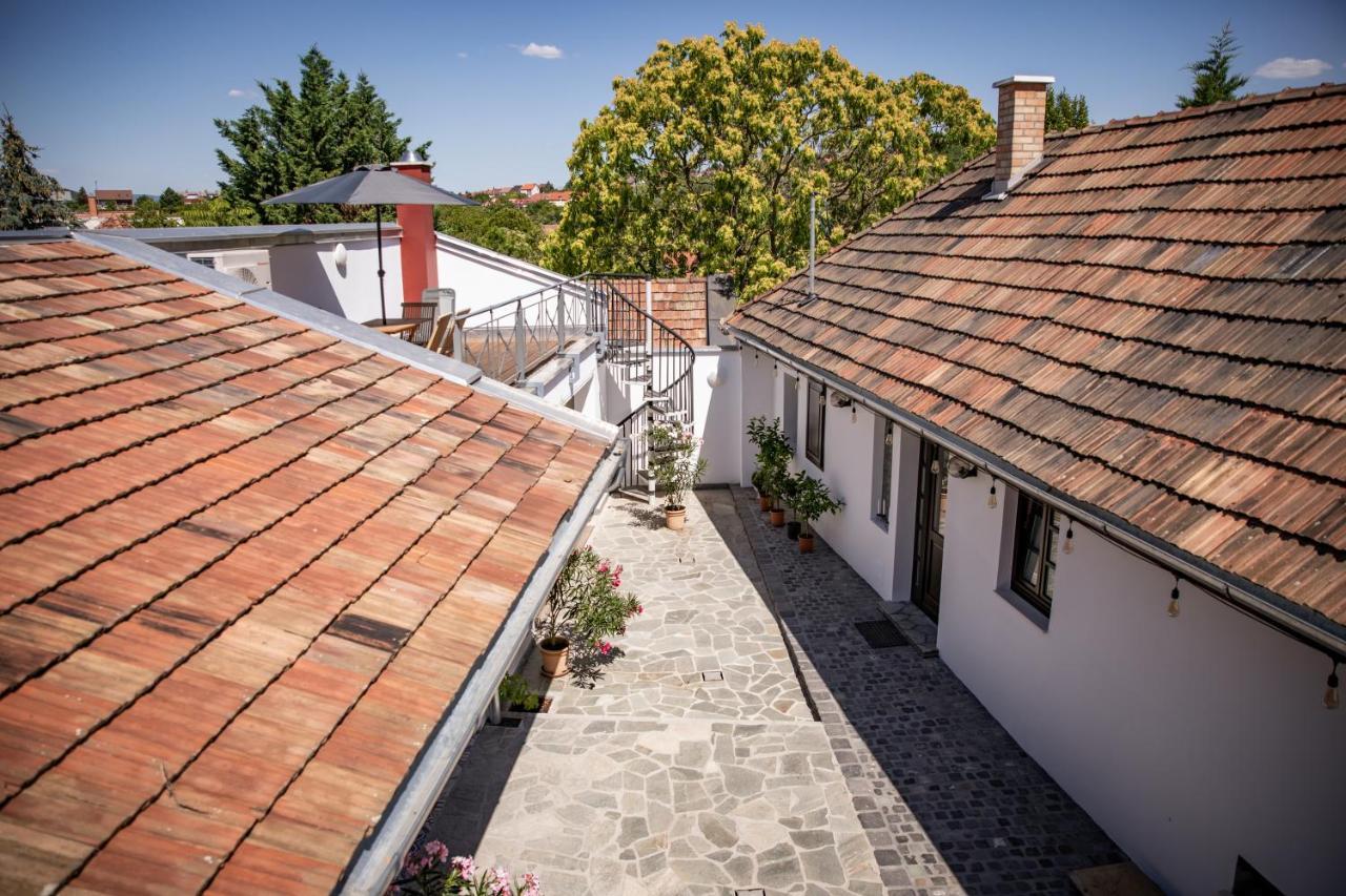 City-Top Vendeghaz Esztergom Exterior photo