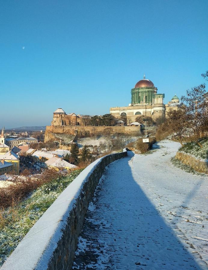 City-Top Vendeghaz Esztergom Exterior photo