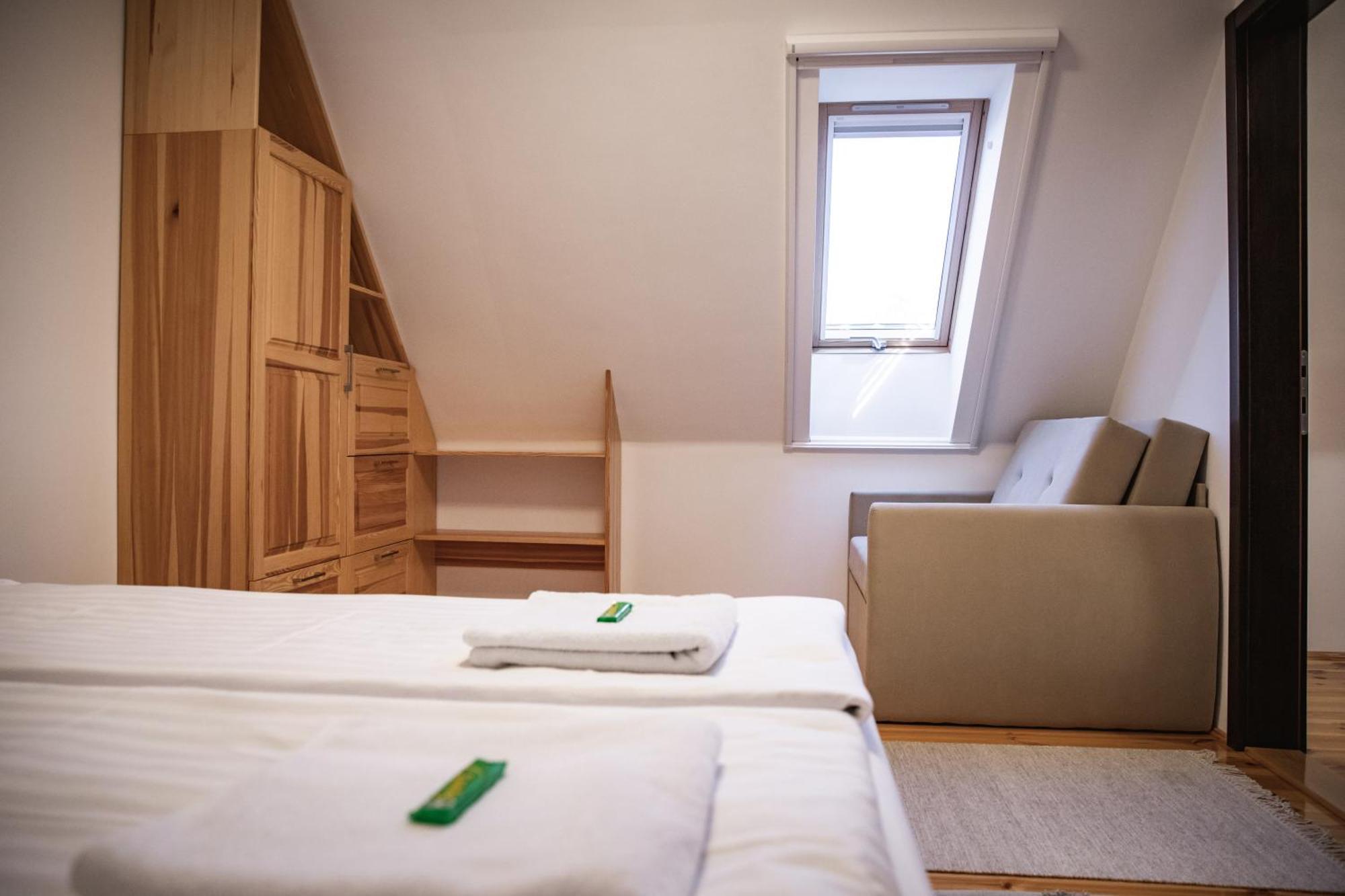 City-Top Vendeghaz Esztergom Room photo